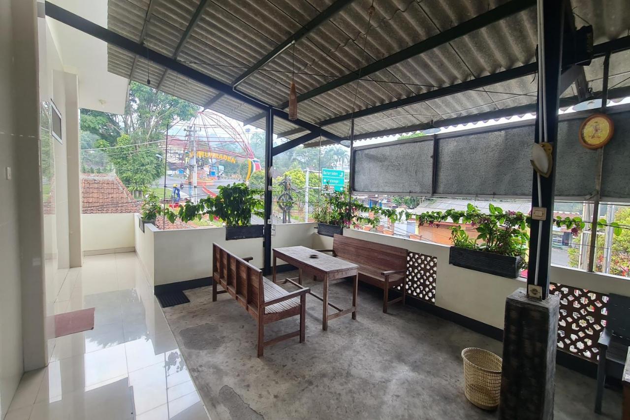 Capital O 93250 Hotel Tirta Kencana 2 Baturaden Banyumas Extérieur photo